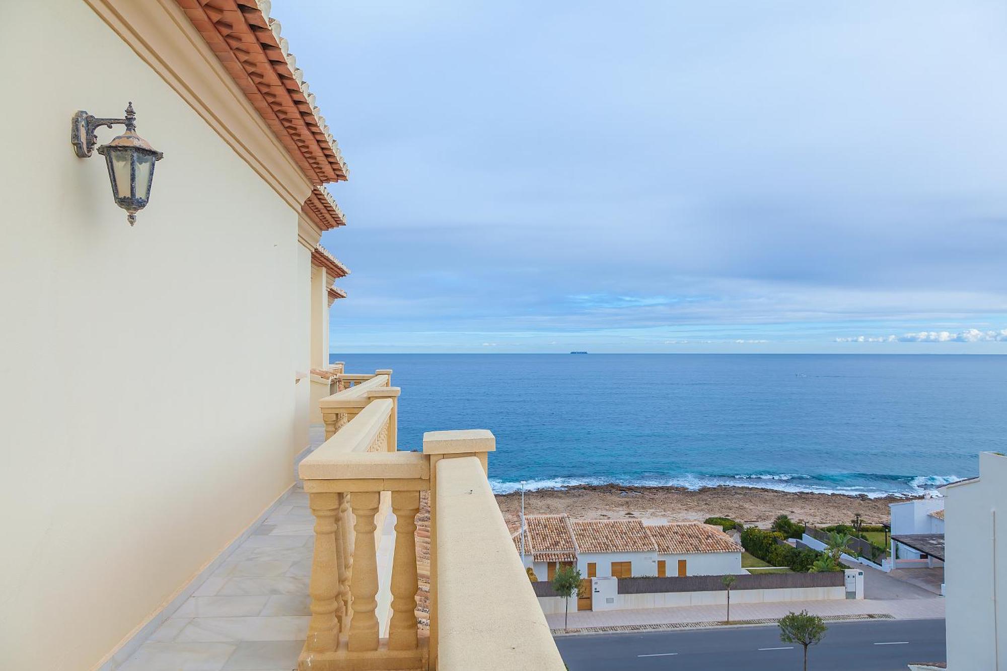 Mar-Beach Front Apartment In Jávea Buitenkant foto